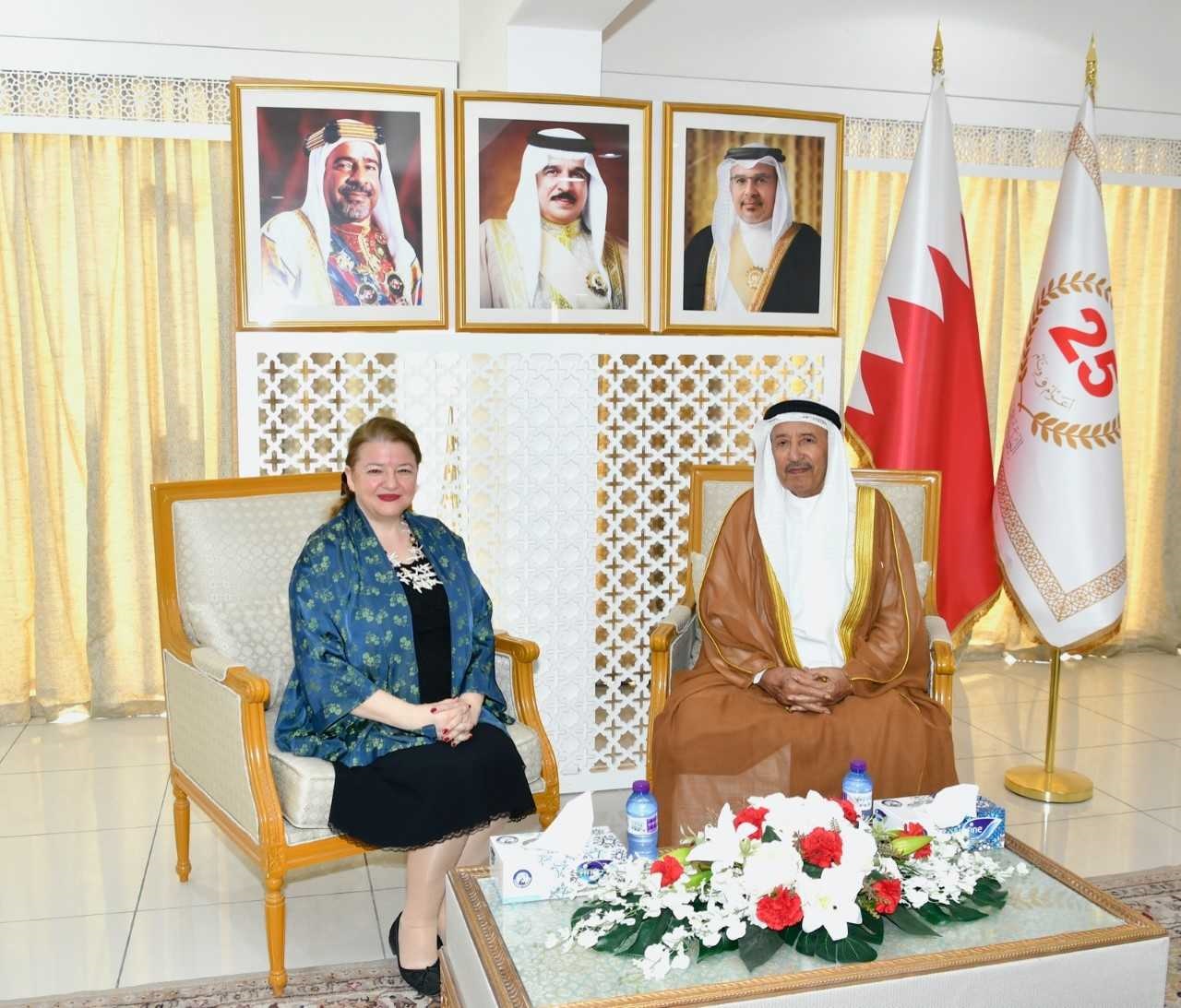 محافظ المحرق يستقبل السفيرة التركية بمناسبة انتهاء فترة عملها<